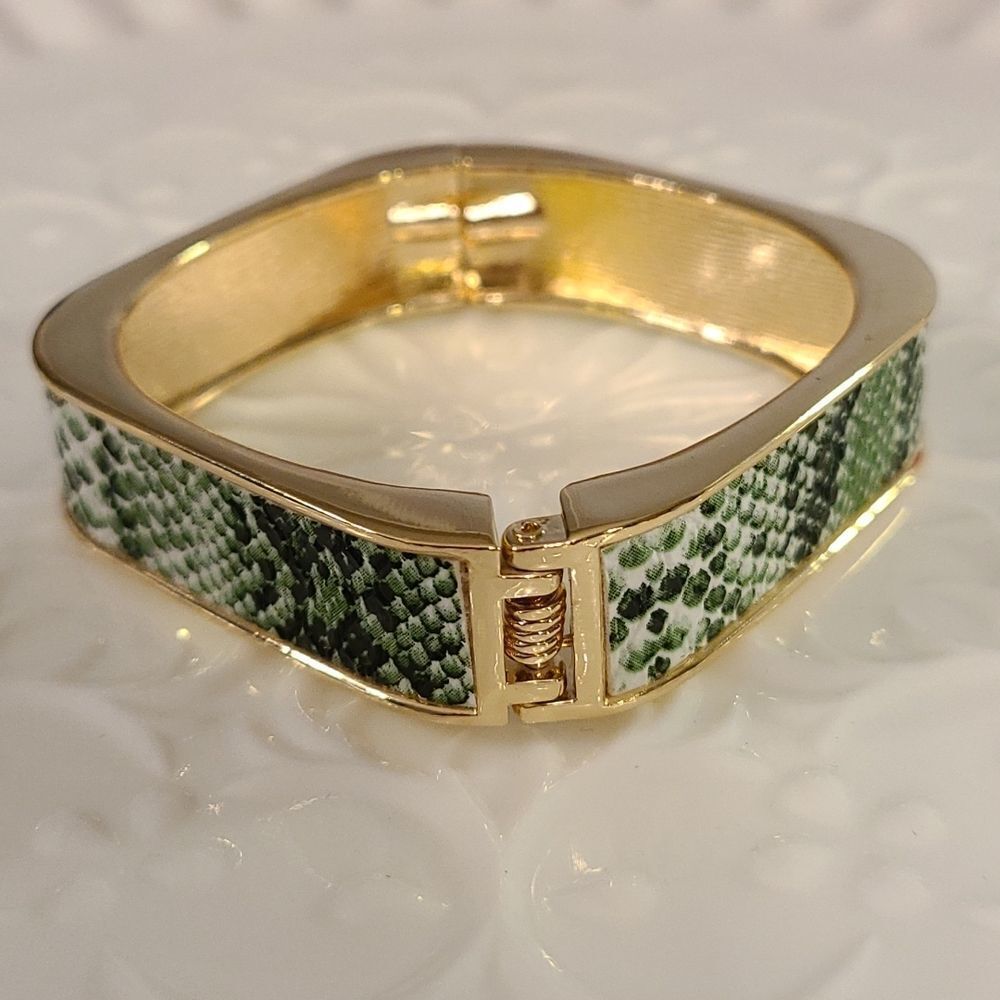 Square Clamp Bangle - Picture 7 of 16